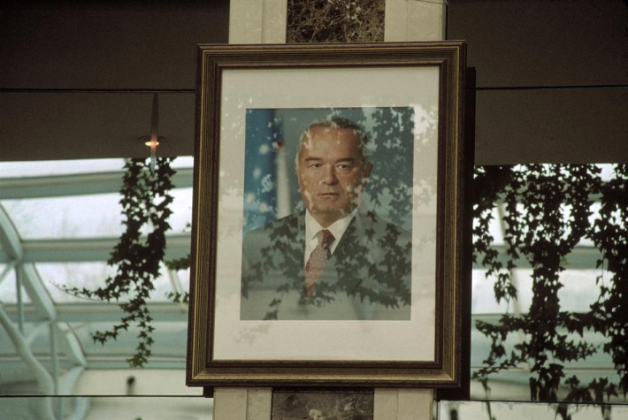 Ташкент, 2001. Портрет президента Каримова