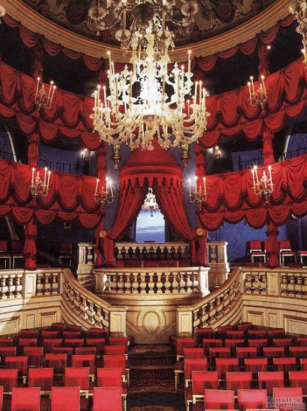 Театр в замке Груссе