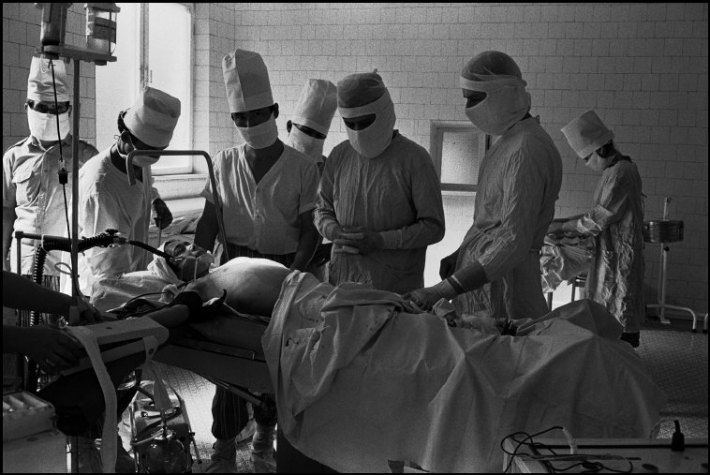 Душанбе, 1987. Студенты-медики ассистируют в мединституте