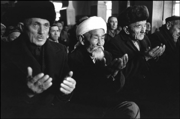 Фрунзе, 1987. На молитве в городской мечети