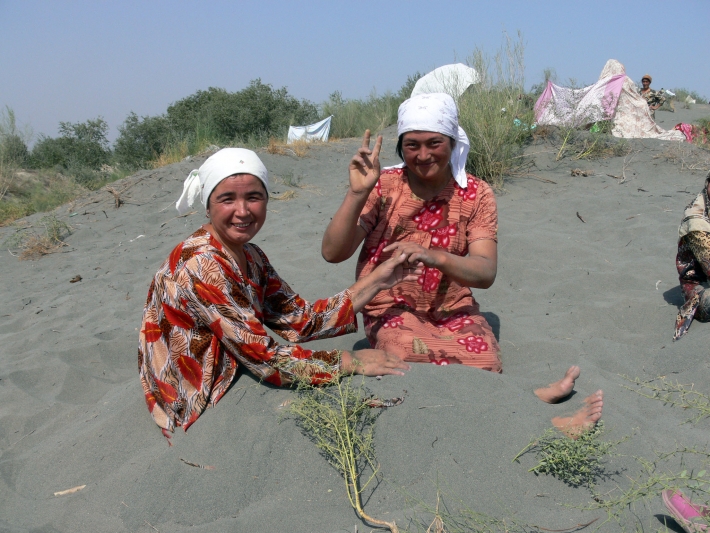 «Узбекский пляж», или Лечебный песок пустыни